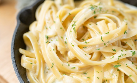 Creamy Garlic Parmesan Pasta in One Pot